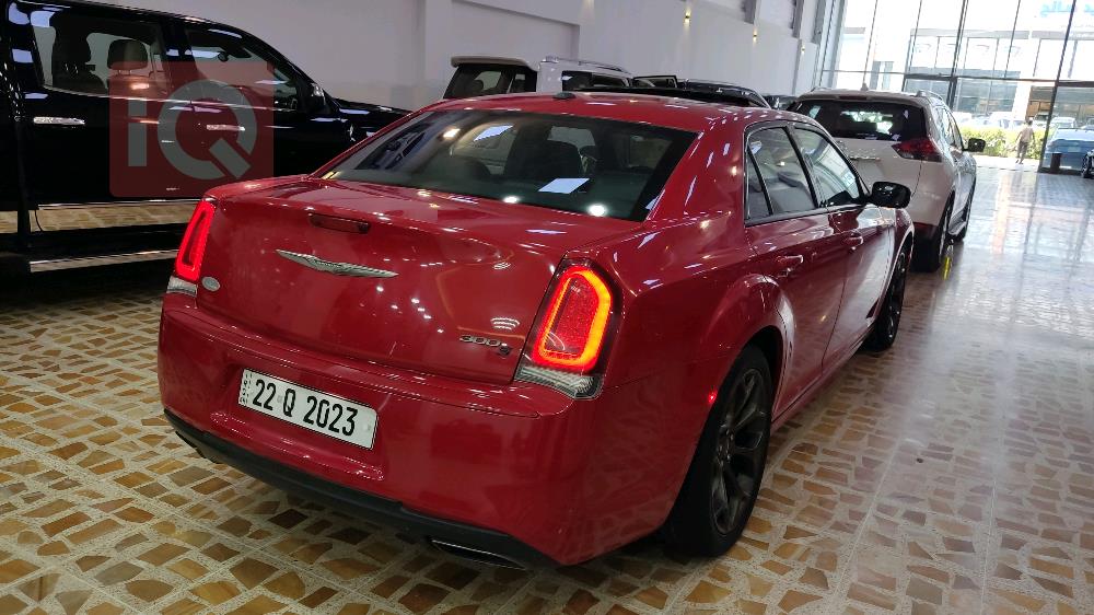 کرایسلەر 300